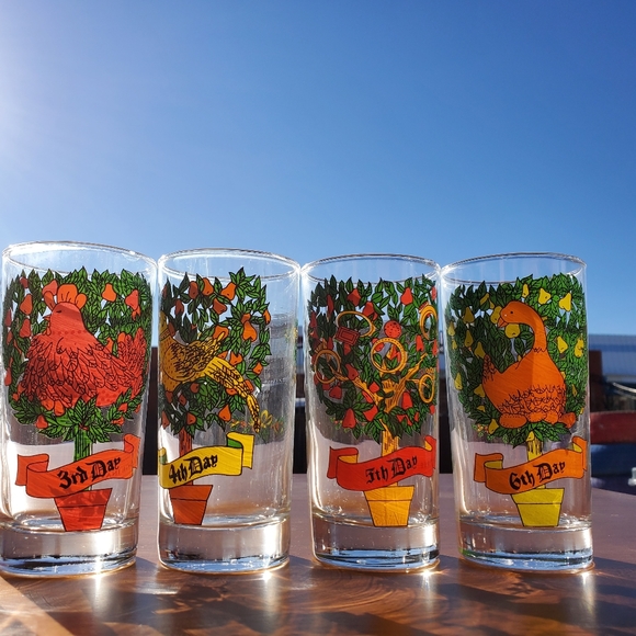 Anchor Hocking 12th Days of Christmas Glass Set - Picture 7 of 7